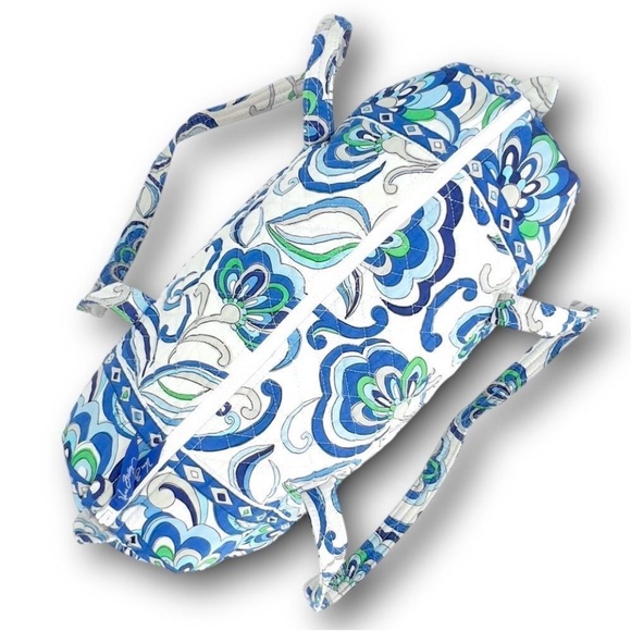Vera Bradley Mediterranean Blue & White Floral Large Traveler Duffel Bag - Picture 4 of 6